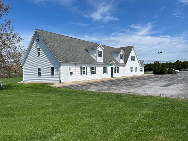 3340 Monroe St, La Porte, IN à louer - Photo du bâtiment - Image 3 de 10