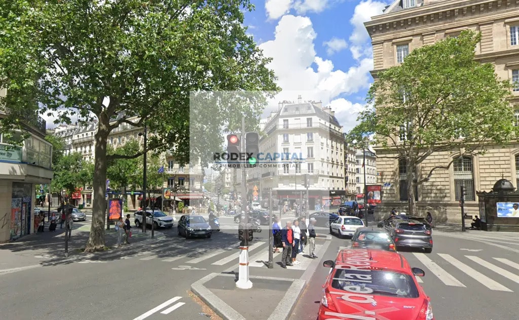 Retail in Paris for lease Building Photo- Image 1 of 6