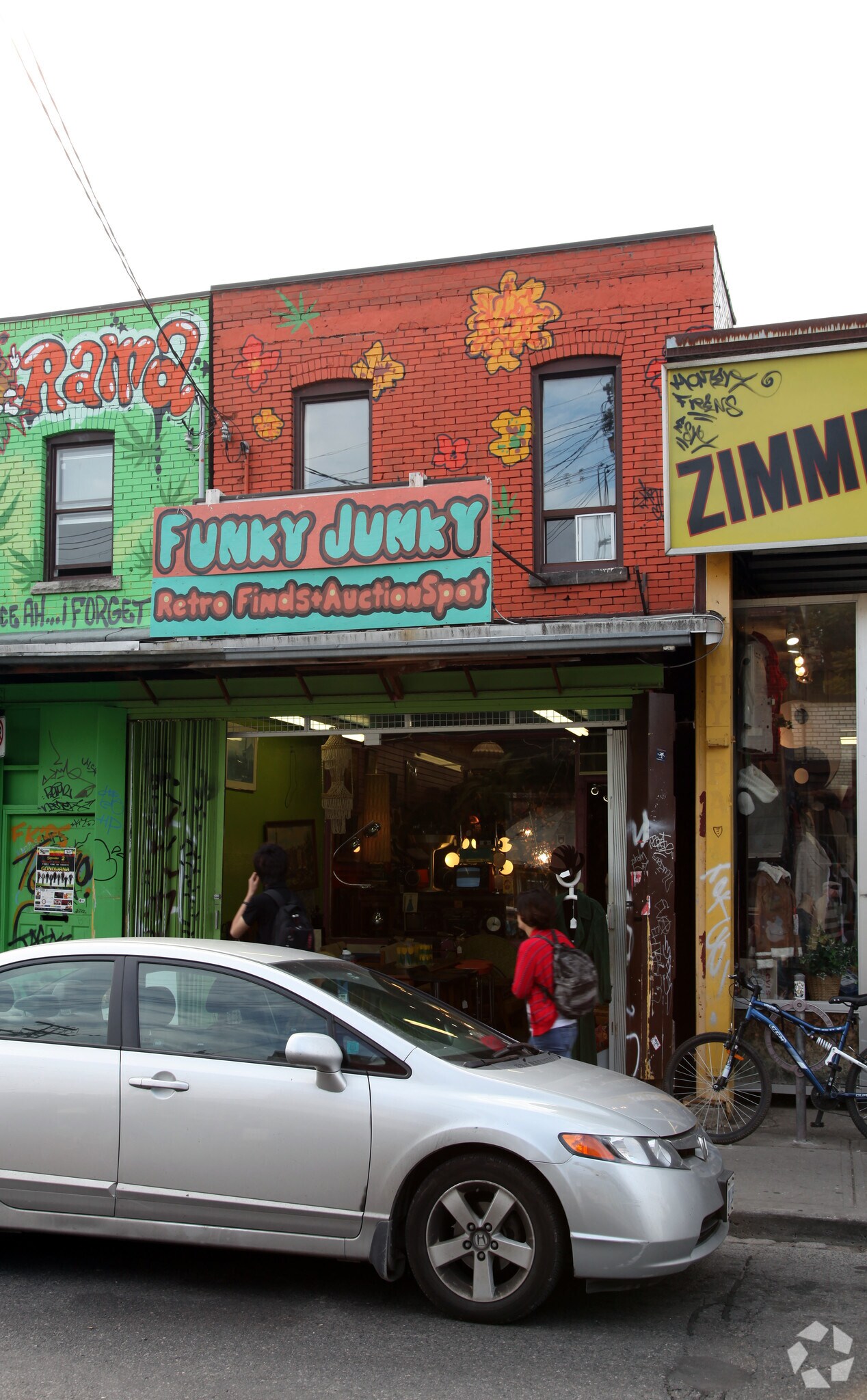 206 Augusta Ave, Toronto, ON for sale Primary Photo- Image 1 of 1