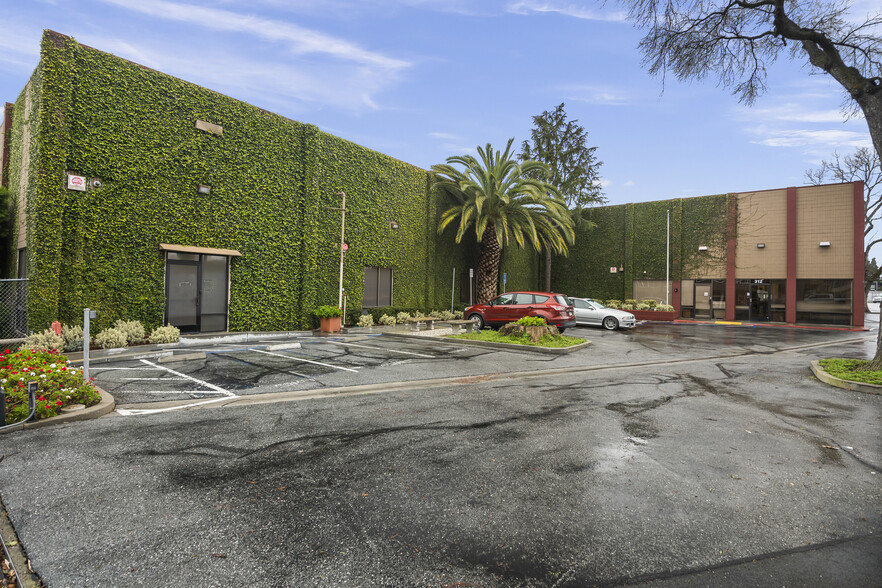 312 Chestnut St, Redwood City, CA for lease - Building Photo - Image 1 of 35