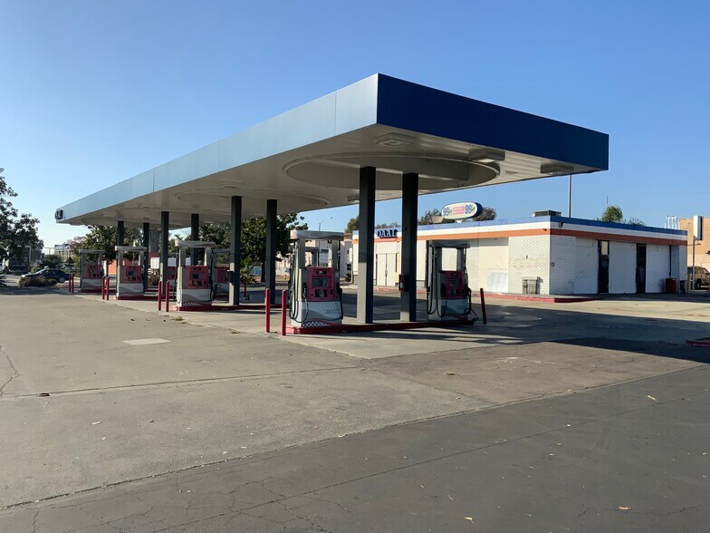 2004 E Valley Pky, Escondido, CA for sale - Building Photo - Image 1 of 5