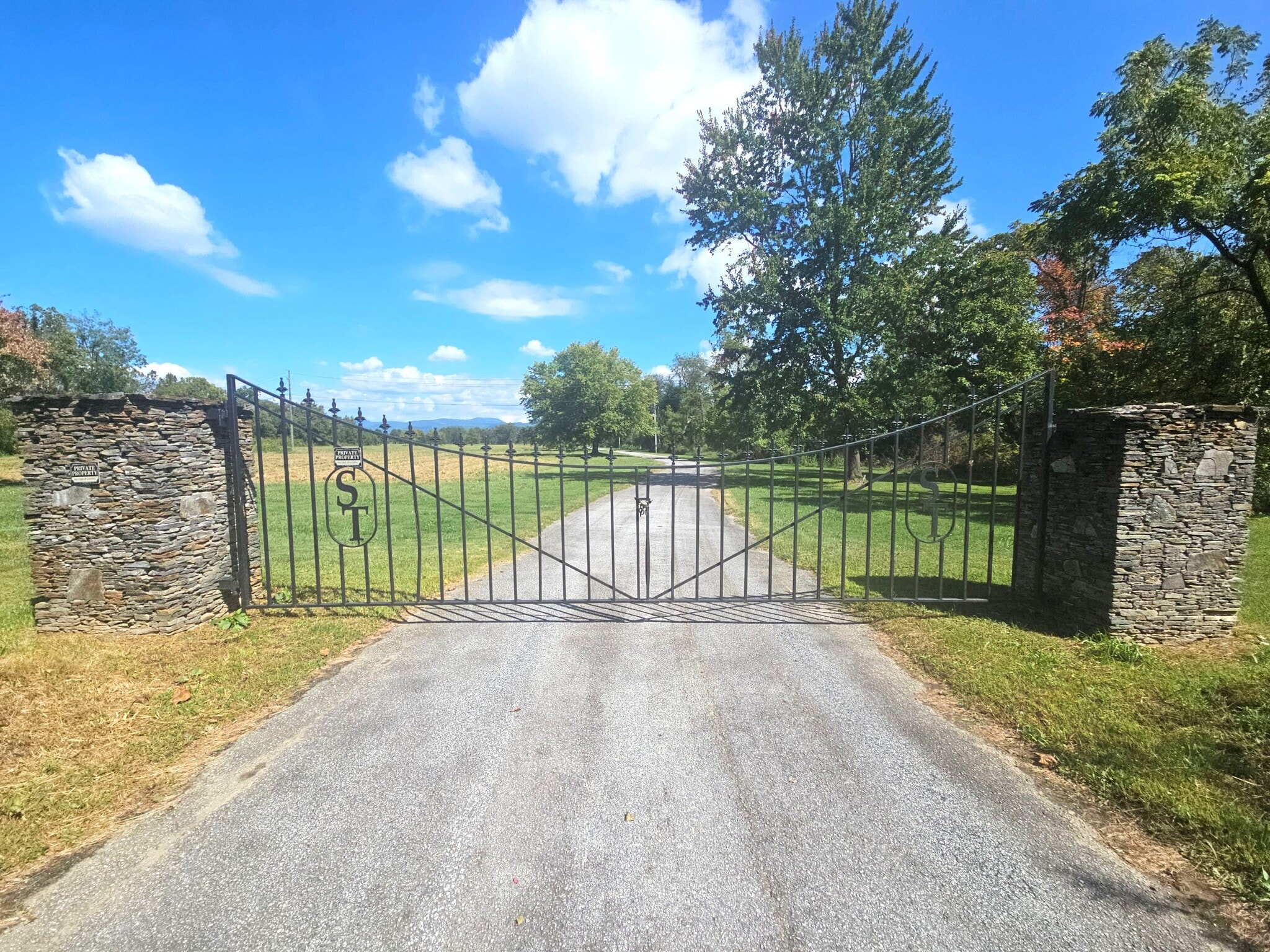 111 Howard Gap Rd, Fletcher, NC for sale Building Photo- Image 1 of 25