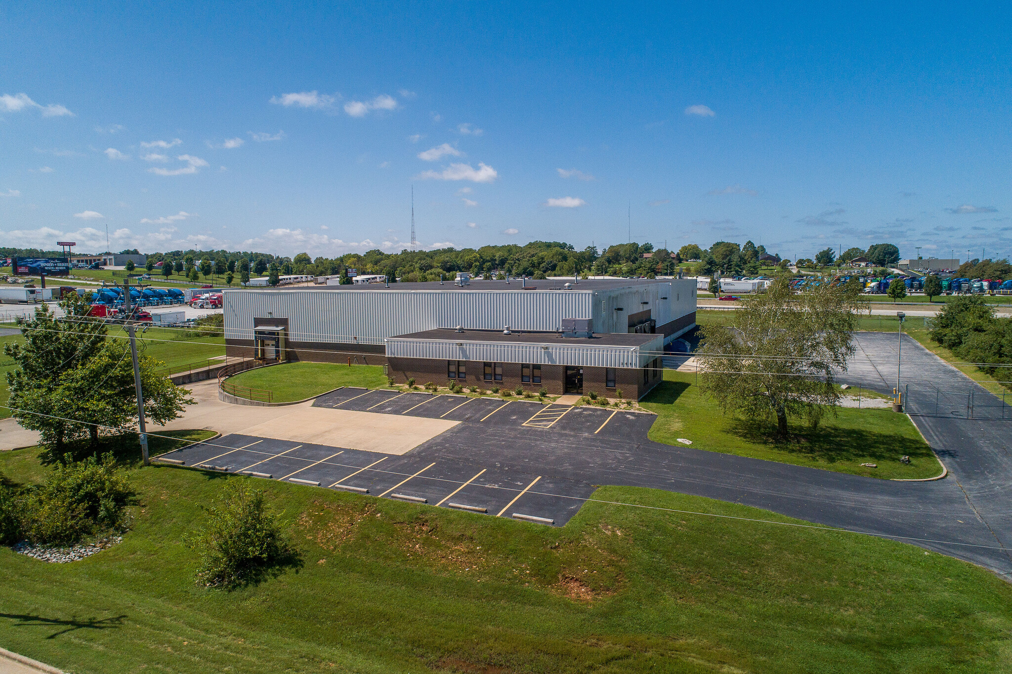 2651 N Eastgate Ave, Springfield, MO for lease Building Photo- Image 1 of 39