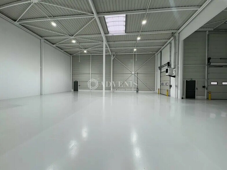 Flex dans Le Blanc-Mesnil à louer - Photo du bâtiment - Image 3 de 12