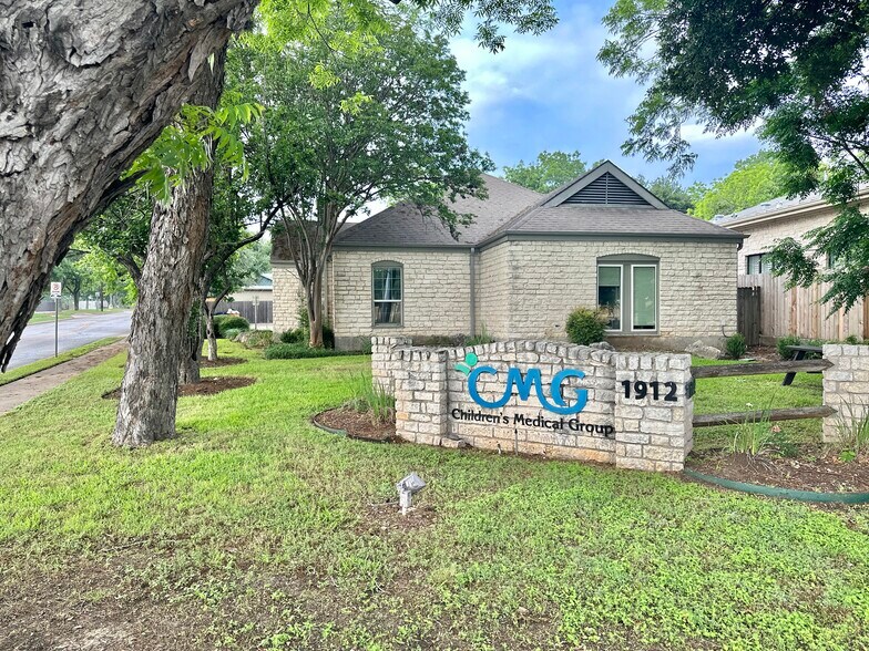 1912 W 35th St, Austin, TX à louer - Photo du bâtiment - Image 1 de 22