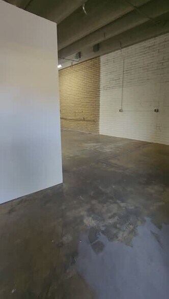 2001 W Cheryl Dr, Phoenix, AZ à louer - Vidéo sur l’inscription commerciale - Image 2 de 2