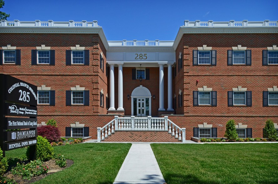 285 Middle Country Rd, Smithtown, NY à louer - Photo du bâtiment - Image 1 de 14