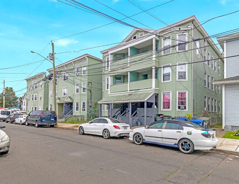 Caroline & Maple Apartments portefeuille de 3 propriétés à vendre sur LoopNet.ca - Photo du bâtiment - Image 3 de 12