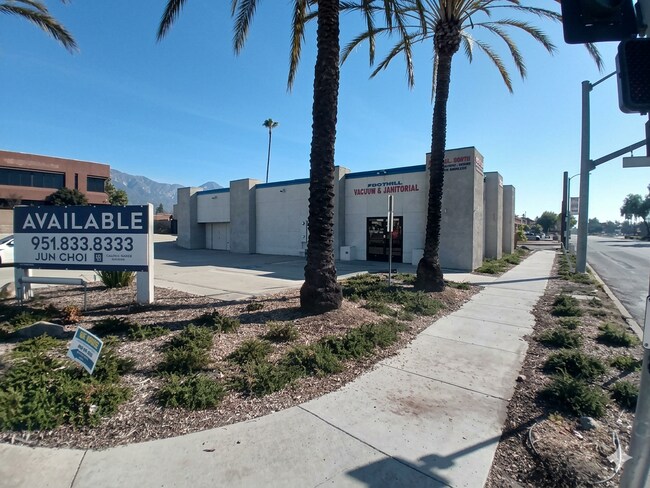 More details for 1595 W Foothill Blvd, Upland, CA - Retail for Lease