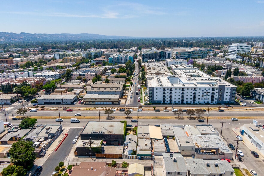 5112-5114 Vineland Ave, North Hollywood, CA à vendre - Aérien - Image 3 de 10