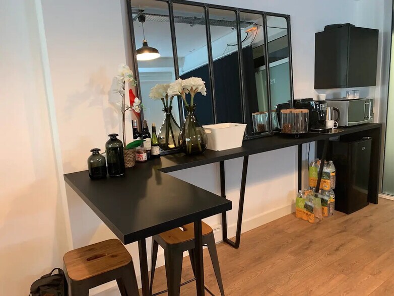 Bureau dans Paris à louer - Photo du bâtiment - Image 1 de 6