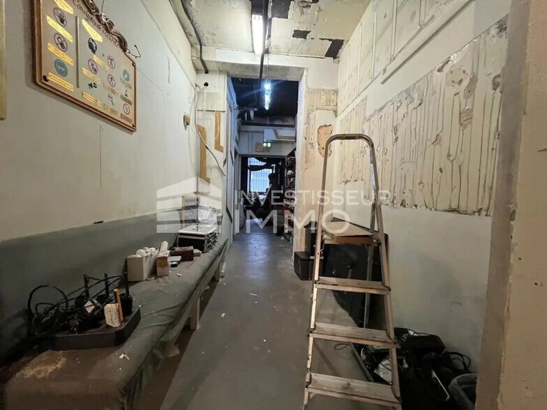 Retail in Paris for lease - Interior Photo - Image 3 of 9