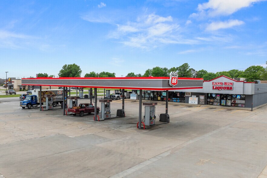 303 Blake Dr, Wagoner, OK à vendre - Photo du bâtiment - Image 2 de 6