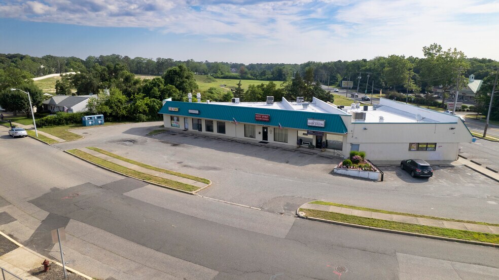 21 S Main St, Barnegat, NJ à louer - Photo du bâtiment - Image 3 de 8