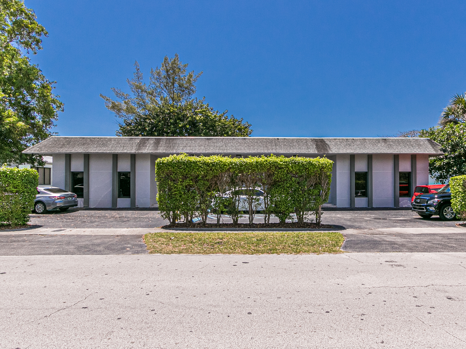 1558 NE 162nd St, North Miami Beach, FL à vendre Photo du bâtiment- Image 1 de 1