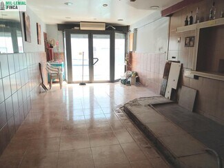 Plus de détails pour Multi-résidentiel à vendre