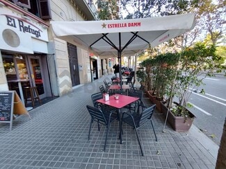 Plus de détails pour Multi-résidentiel à vendre