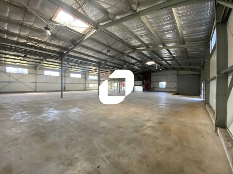 Office in Frontignan for lease - Building Photo - Image 2 of 16