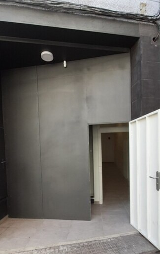 Plus de détails pour Multi-résidentiel à vendre