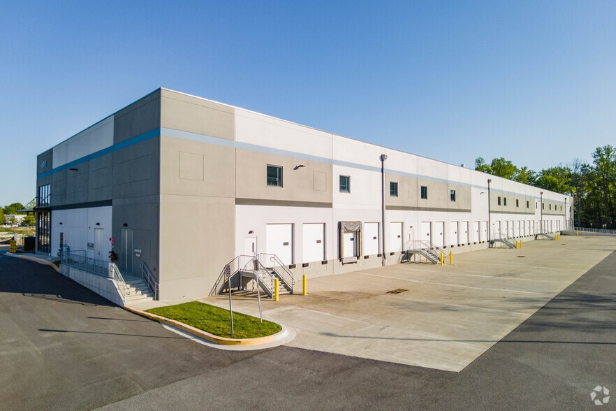 6001 Fallard Dr, Upper Marlboro, MD for lease - Building Photo - Image 3 of 5