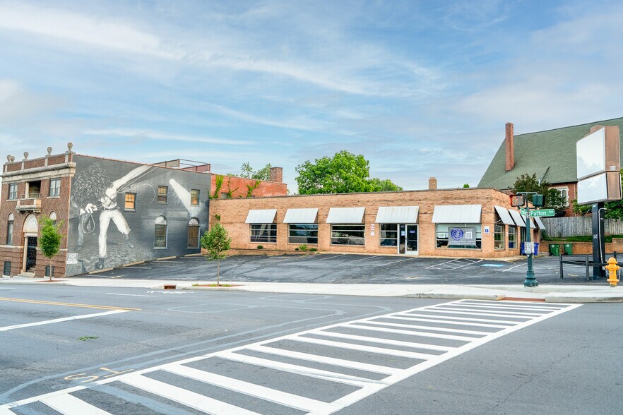 167 Patton Ave, Asheville, NC à vendre - Photo du bâtiment - Image 2 de 9