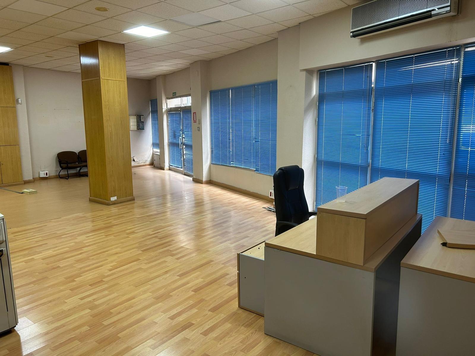 Commerce de détail dans Cáceres, Cáceres à louer Photo intérieure- Image 1 de 11