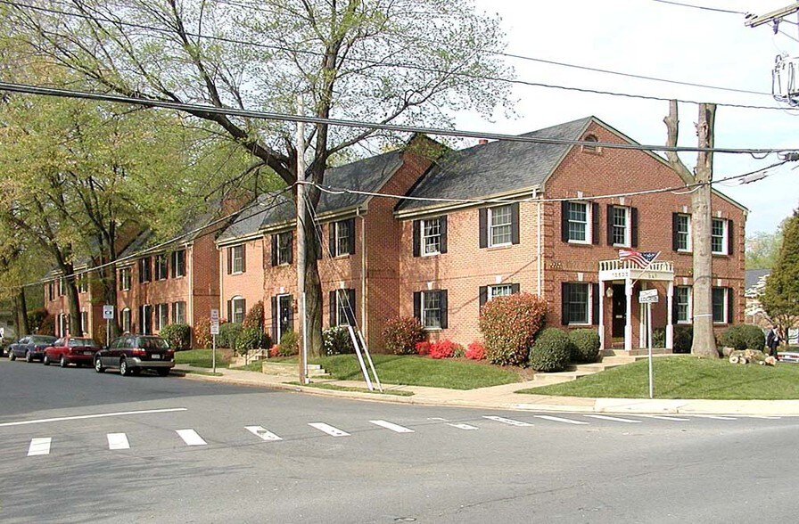 4114-4126 Leonard Dr, Fairfax, VA à louer - Autre - Image 2 de 24