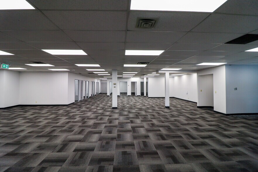 1530 27th Ave NE, Calgary, AB à louer - Photo intérieure - Image 2 de 13