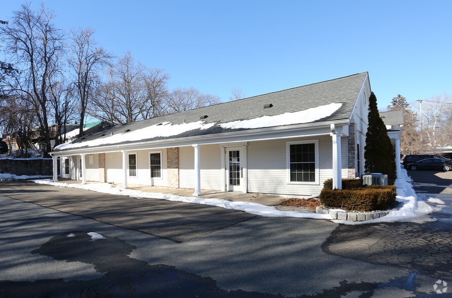 168 Boston Post Rd, Madison, CT for sale - Building Photo - Image 1 of 10