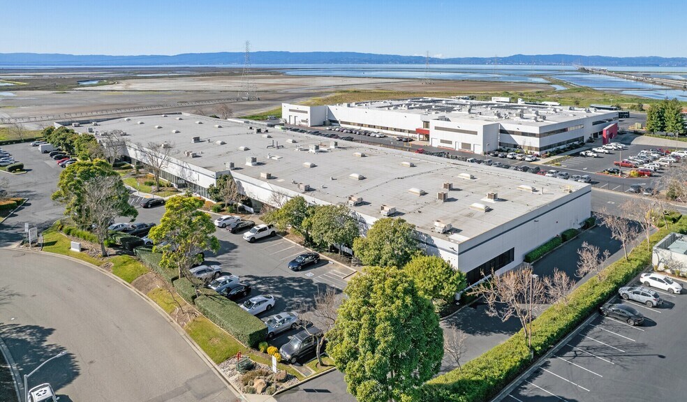 26235-26269 Research Rd, Hayward, CA à louer - Photo du bâtiment - Image 3 de 9