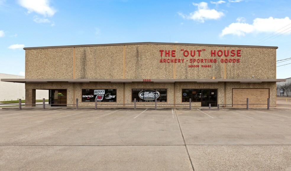 5500 Franklin Ave, Waco, TX à vendre - Photo du bâtiment - Image 1 de 36