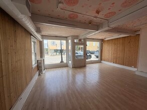 10 W 1st St, Hinsdale, IL for lease Interior Photo- Image 1 of 3
