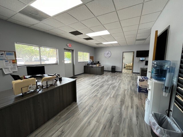 4181 N 116th Ter, Clearwater, FL à vendre - Photo intérieure - Image 2 de 8