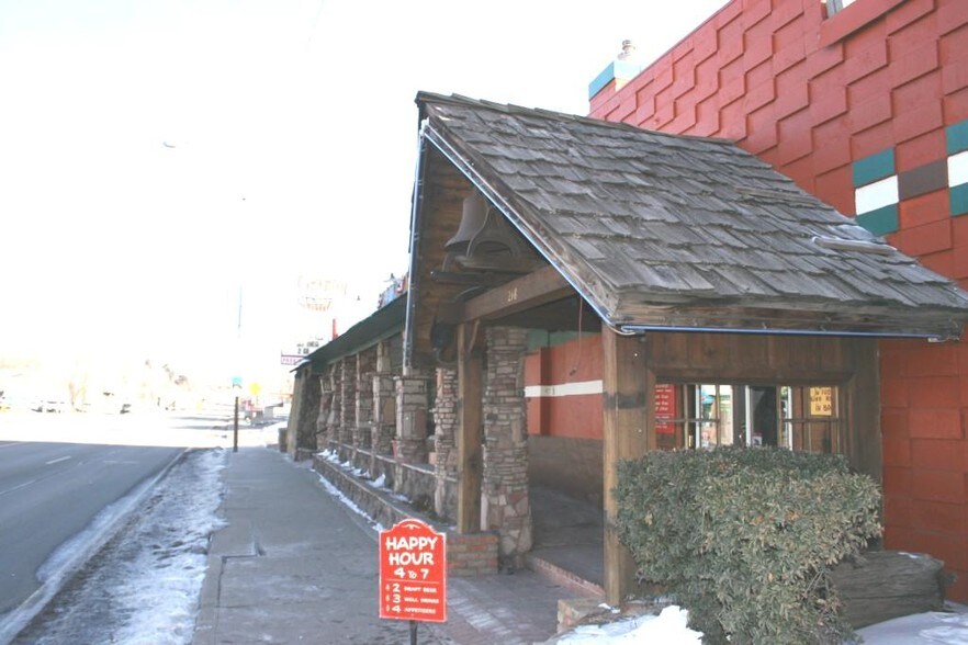 218 S MILTON ROAD portefeuille de 2 propriétés à vendre sur LoopNet.ca - Photo du bâtiment - Image 1 de 2