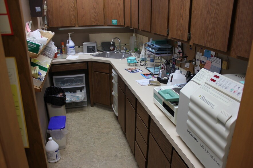 183 S Bloomingdale Rd, Bloomingdale, IL for lease - Building Photo - Image 2 of 15