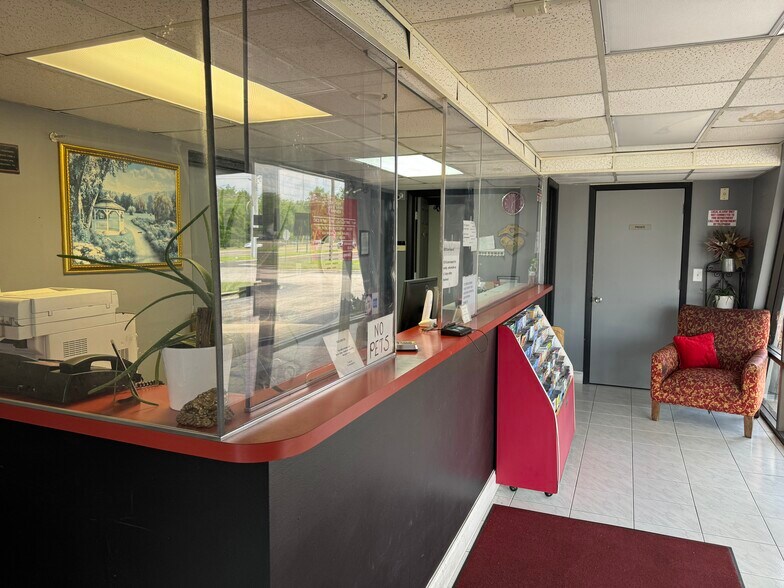 4700 W Irlo Bronson Memorial Hwy, Kissimmee, FL à vendre - Photo du bâtiment - Image 3 de 13