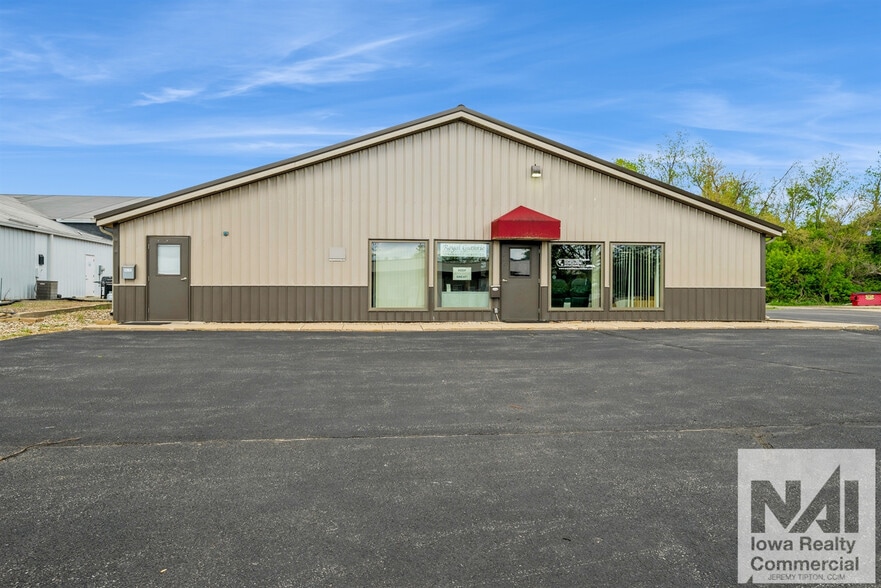 1070 Lyons Ln, Marion, IA for lease - Building Photo - Image 2 of 8