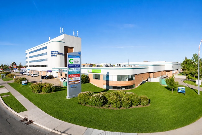 Plus de détails pour 2675 36th St NE, Calgary, AB - Bureau/Médical, Bureau/Commerce de détail à louer