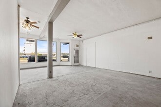 4010-4018 W Commonwealth Ave, Fullerton, CA à louer Photo intérieure- Image 1 de 8