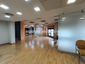Office in Alcorcón, Madrid for lease Interior Photo- Image 2 of 6