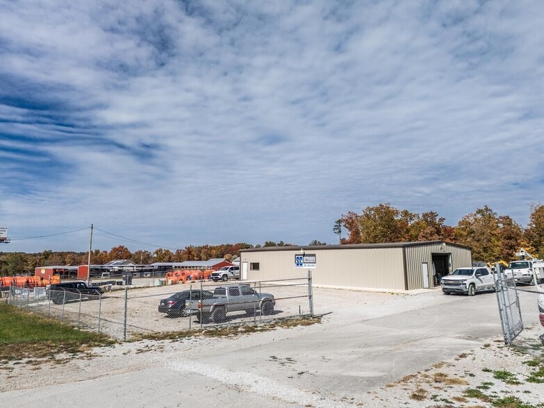 1036 Crabtree Rd, Crossville, TN for lease - Building Photo - Image 3 of 19