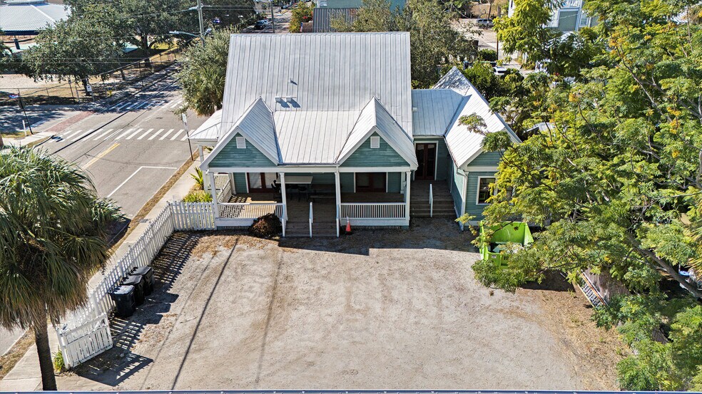 2002 E 4th Ave, Tampa, FL à vendre - Photo du bâtiment - Image 3 de 10