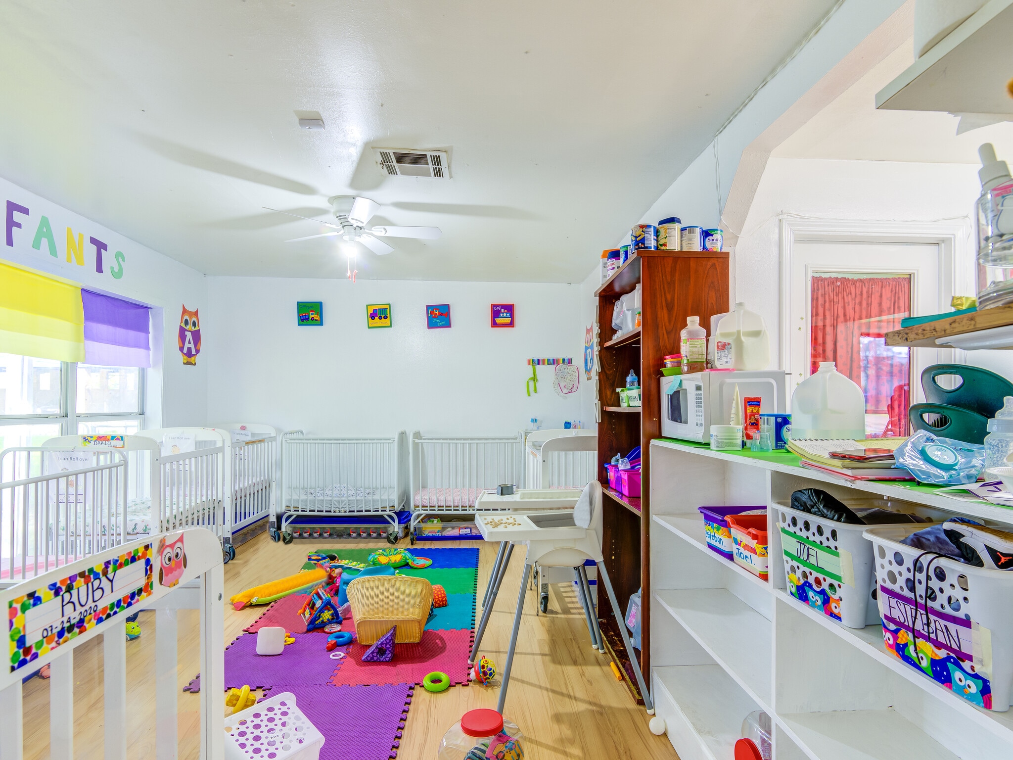 Premier 5-School Childcare Portfolio portefeuille de 5 propriétés à vendre sur LoopNet.ca Photo intérieure- Image 1 de 28