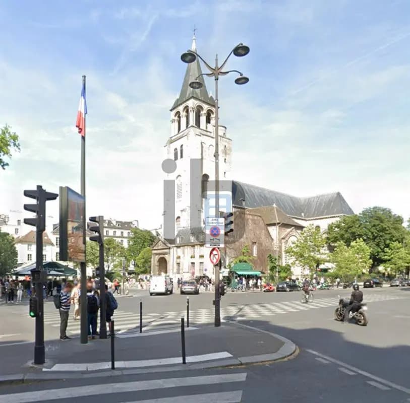 Retail in Paris for lease Building Photo- Image 1 of 5