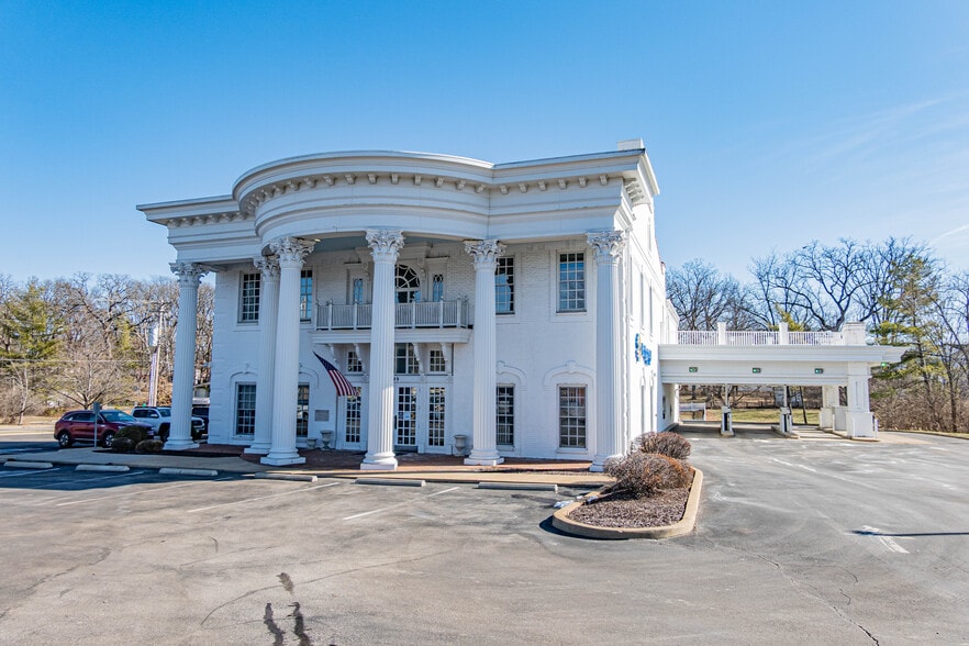 199 Clarkson Rd, Ellisville, MO à louer - Photo du bâtiment - Image 2 de 3