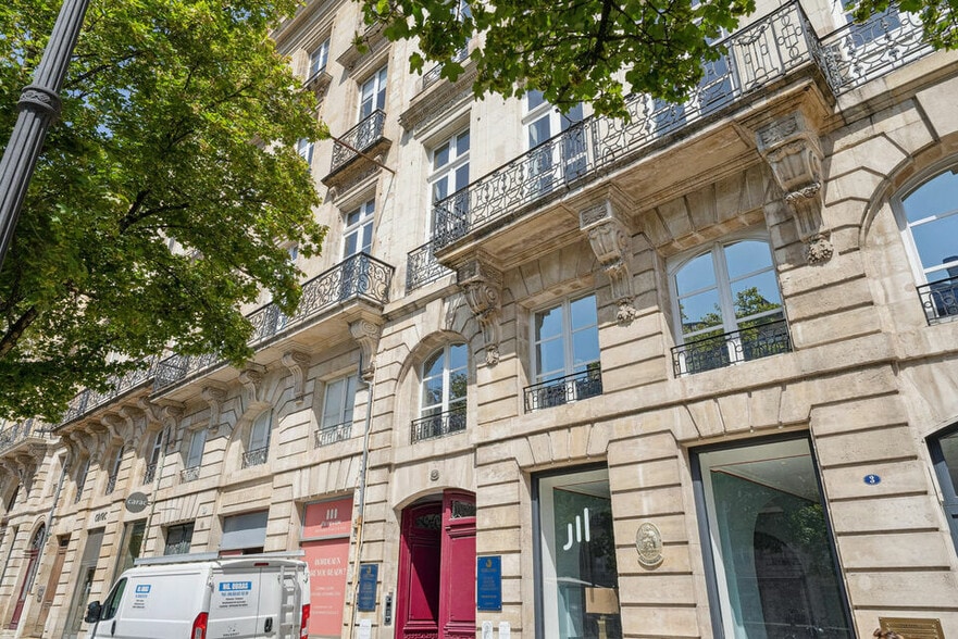 Office in Bordeaux for lease - Building Photo - Image 2 of 9