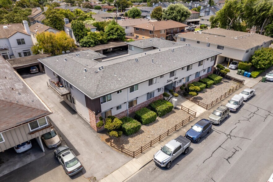 2388 Karen Dr, Santa Clara, CA à vendre - Photo du bâtiment - Image 2 de 41