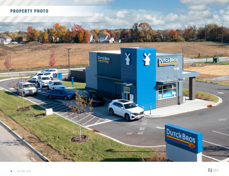 1751 Veterans Pky, Jeffersonville, IN à vendre - Photo du bâtiment - Image 3 de 10