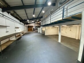 2 Clifton Rd, Huntingdon for lease Interior Photo- Image 2 of 4