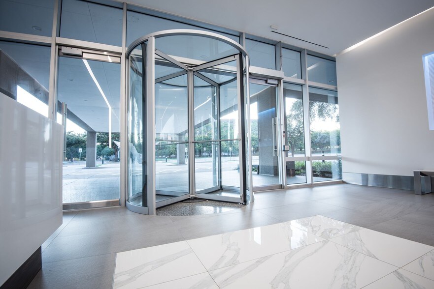 122 W John Carpenter Fwy, Irving, TX for lease - Lobby - Image 3 of 16